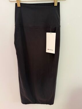 NWT lululemon Nulu Slim-Fit High-Rise Skirt Black Size 2